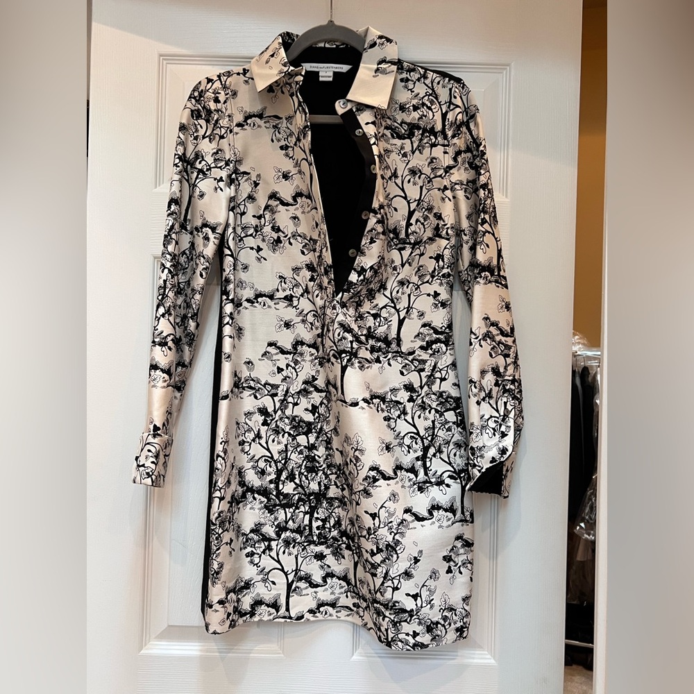 Vintage Diane Von Furstenberg Black and Cream Long Sleeve Dress